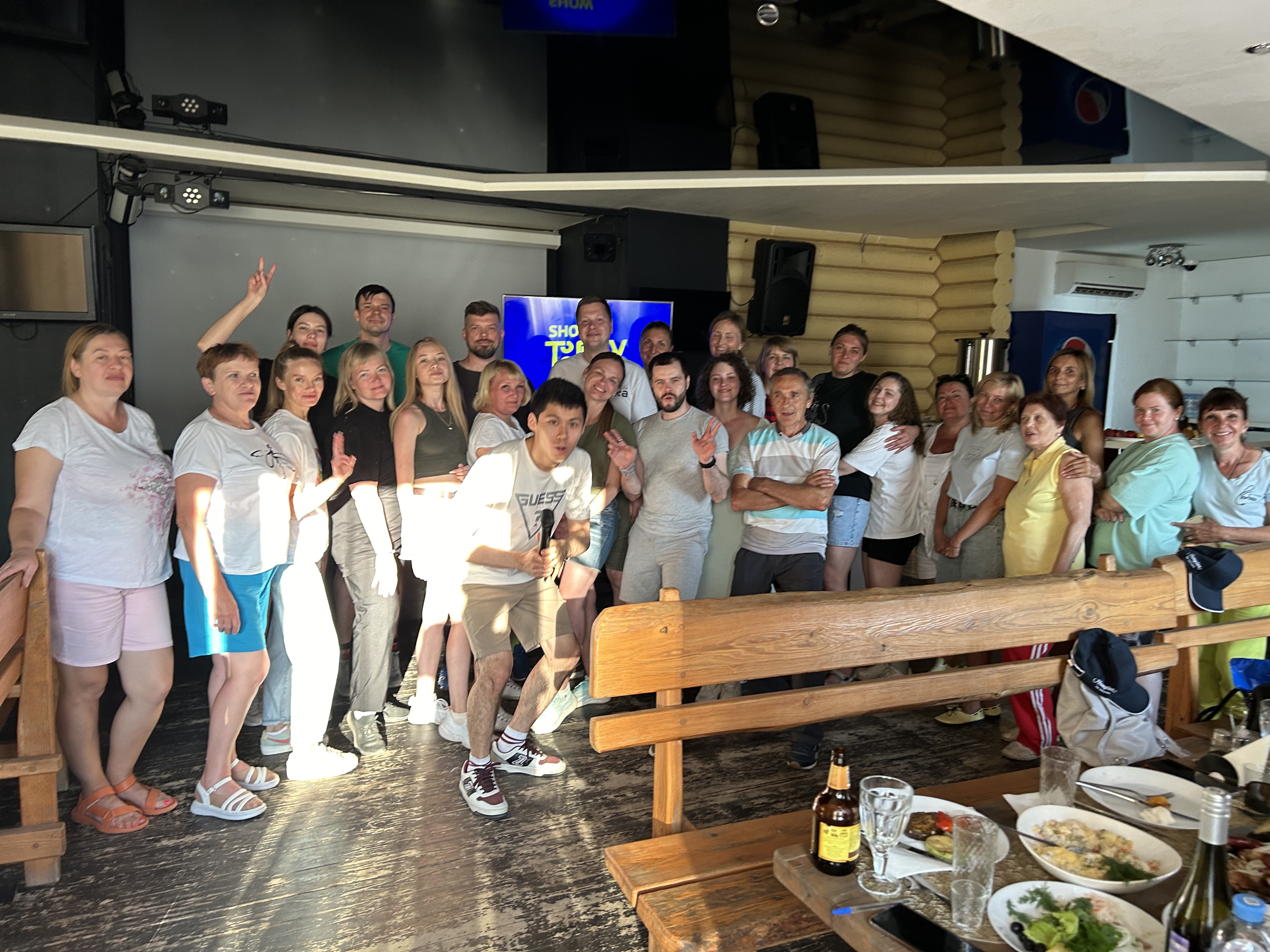 Общий снимок команды Hampton by Hilton